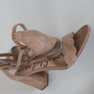 Sam Edelman Tan Suede Scalloped Heels Size 10